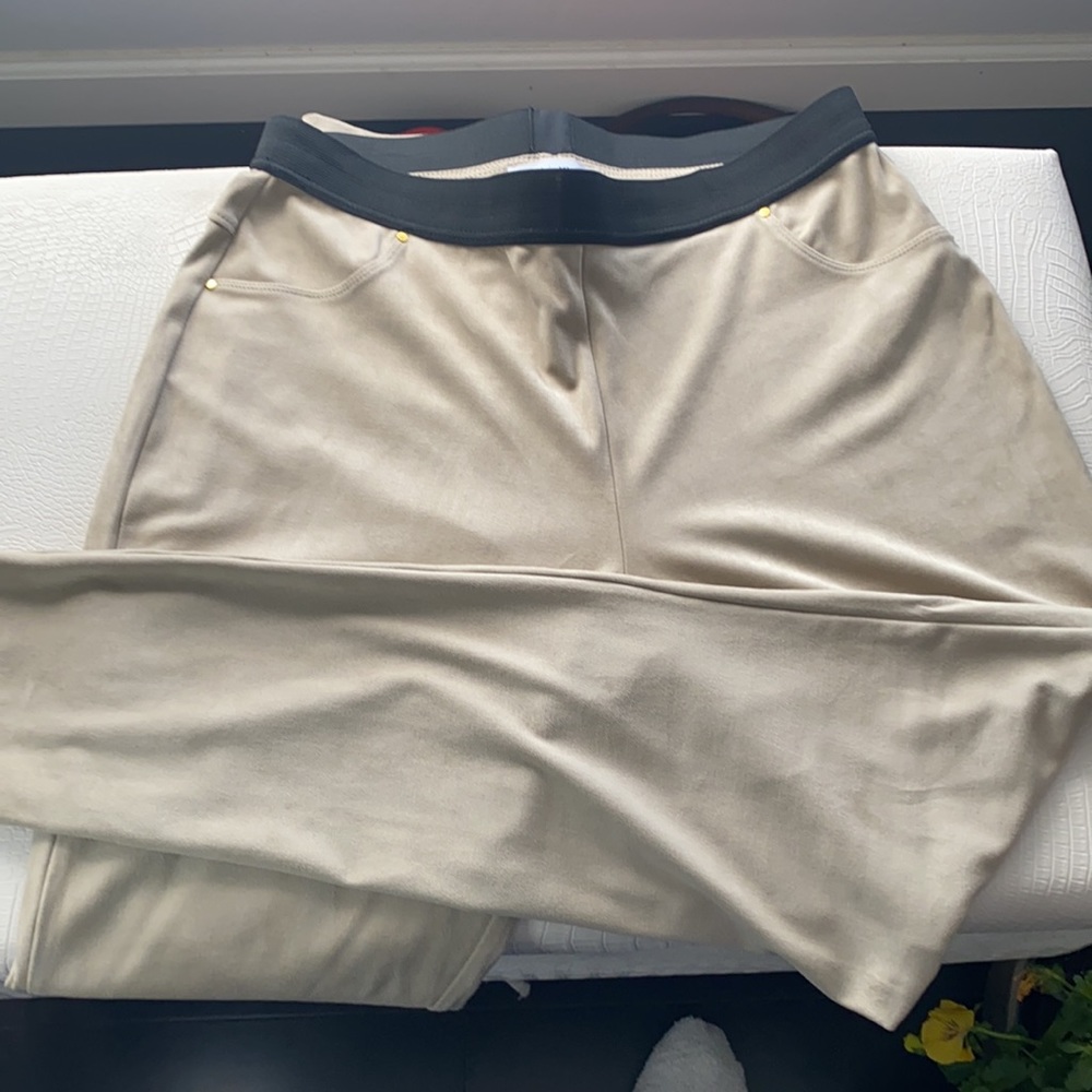 NWOT Calvin Klein Faux Suede Leggings - Picture 3 of 7